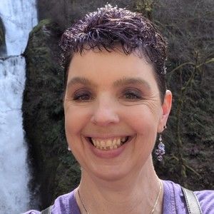 Meet your Posher, Julie